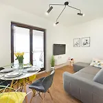 Aura Q4apartments *